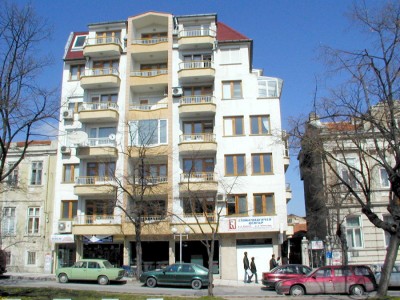 В Варне первый этаж большинства домов сдается под офисное помещение