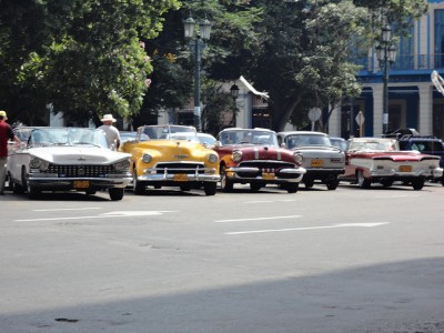 На Кубе много ретро и советских автомобилей