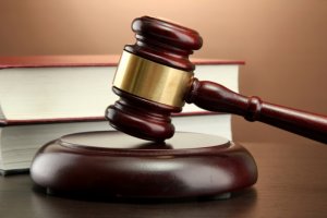 Судебное делопроизводство по фамилии, номеру дела или ИНН организации. Узнаем о решении суда через интернет